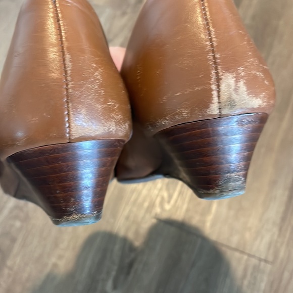 Tory Burch low wedge size 9 caramel color - Picture 3 of 6